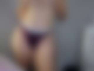 Hotpinkcheeto's Live Sex Cam Show