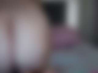 Hotpinkcheeto's Live Sex Cam Show