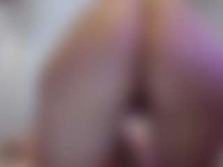 Hotpinkcheeto's Live Sex Cam Show
