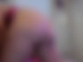 Hotpinkcheeto's Live Sex Cam Show