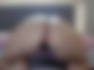 Hotpinkcheeto's Live Sex Cam Show