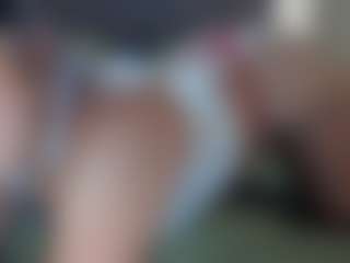 Live cam show with Hotpinkcheeto - Gamer Athletic on Streamer API