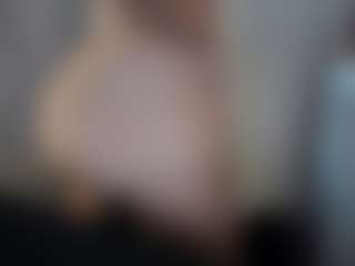 Hotpinkcheeto's Live Sex Cam Show