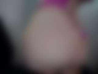 Hotpinkcheeto's Live Sex Cam Show