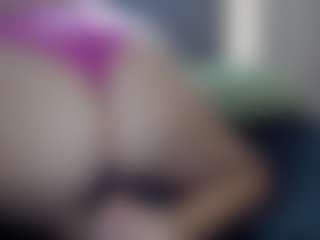 Hotpinkcheeto's Live Sex Cam Show