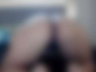 Hotpinkcheeto's Live Sex Cam Show