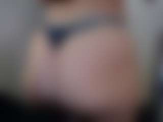 Hotpinkcheeto's Live Sex Cam Show