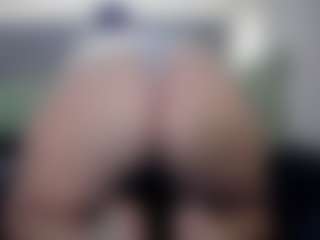 Hotpinkcheeto's Live Sex Cam Show
