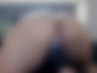 Hotpinkcheeto's Live Sex Cam Show