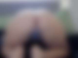 Hotpinkcheeto's Live Sex Cam Show