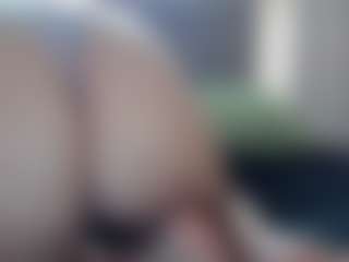 Hotpinkcheeto's Live Sex Cam Show