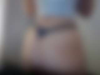 Live cam show with Hotpinkcheeto - Gamer Curvy on StripNow