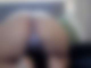 Hotpinkcheeto's Live Sex Cam Show