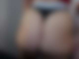 Hotpinkcheeto's Live Sex Cam Show