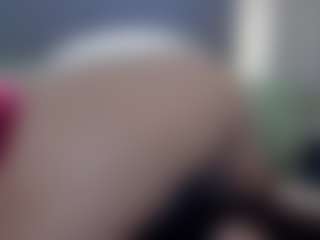 Hotpinkcheeto's Live Sex Cam Show