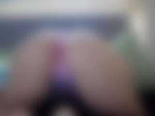 Hotpinkcheeto's Live Sex Cam Show