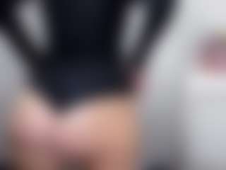 Hotpinkcheeto's Live Sex Cam Show