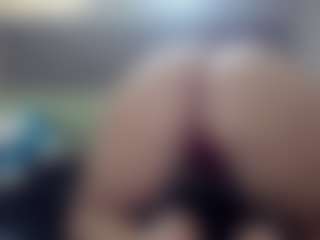 Hotpinkcheeto's Live Sex Cam Show