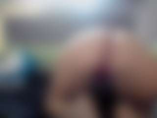 Hotpinkcheeto's Live Sex Cam Show