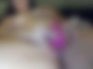 Hotpinkcheeto's Live Sex Cam Show