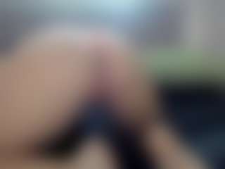 Hotpinkcheeto's Live Sex Cam Show
