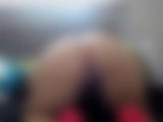 Hotpinkcheeto's Live Sex Cam Show