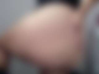 Hotpinkcheeto's Live Sex Cam Show