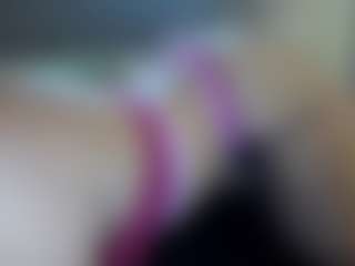 Hotpinkcheeto's Live Sex Cam Show