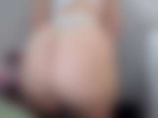 Hotpinkcheeto's Live Sex Cam Show