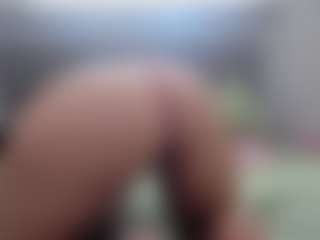 Hotpinkcheeto's Live Sex Cam Show