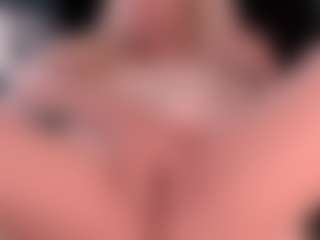 Live cam show with blondebab3 - Blonde Hair Shaved Pussy on Gym Cam Girls