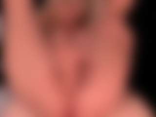 Live cam show with blondebab3 - Fingers on Camsoda
