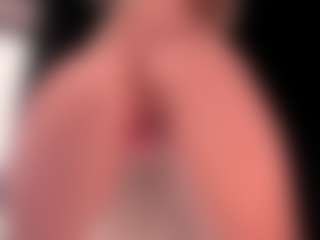 Live cam show with blondebab3 - Blonde Hair Curvy on Camsoda