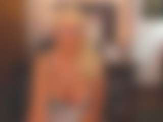 Live cam show with sassythang4u - Mature on AdultVida.com