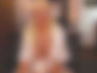 Live cam show with sassythang4u - Blonde Hair on Hubzter Live
