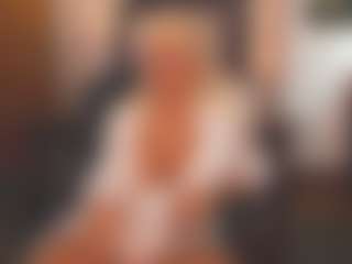 Live cam show with sassythang4u - Granny on Hubzter Live