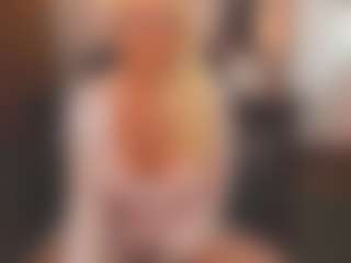 Live cam show with sassythang4u - Hairy Pussy on studioflirtlive.com