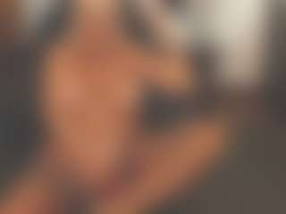Live cam show with sassythang4u - Gamer Mature on Mixed Magazine Live