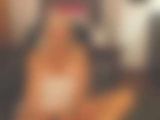 Live cam show with sassythang4u - Handjob on AdultVida.com