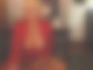 Live cam show with sassythang4u - Spank Mature on SxyPornLive