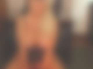 Live cam show with sassythang4u - Shaved Pussy on SinfulBabes