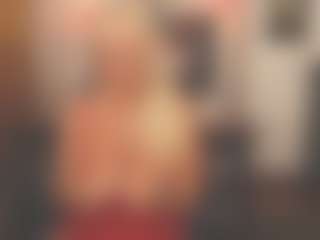 Live cam show with sassythang4u - Glasses on livesuperchat.net