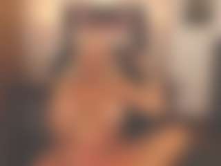 Live cam show with sassythang4u - Senior on TeamSkeetLive