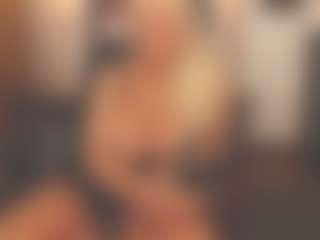 Live cam show with sassythang4u - Cosplay Granny on Milfs Live