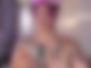 Live cam show with kitty - Smoking on livesuperchat.net
