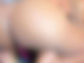Live cam show with Jenna Grey - Strip Curvy on Camsoda