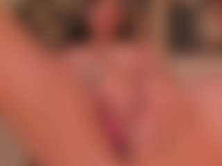 mia-robert1's Live Sex Cam Show