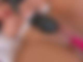 mia-robert1's Live Sex Cam Show