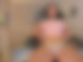 Live cam show with mia-robert1 - Oil on Latina Girls