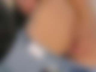 mia-robert1's Live Sex Cam Show
